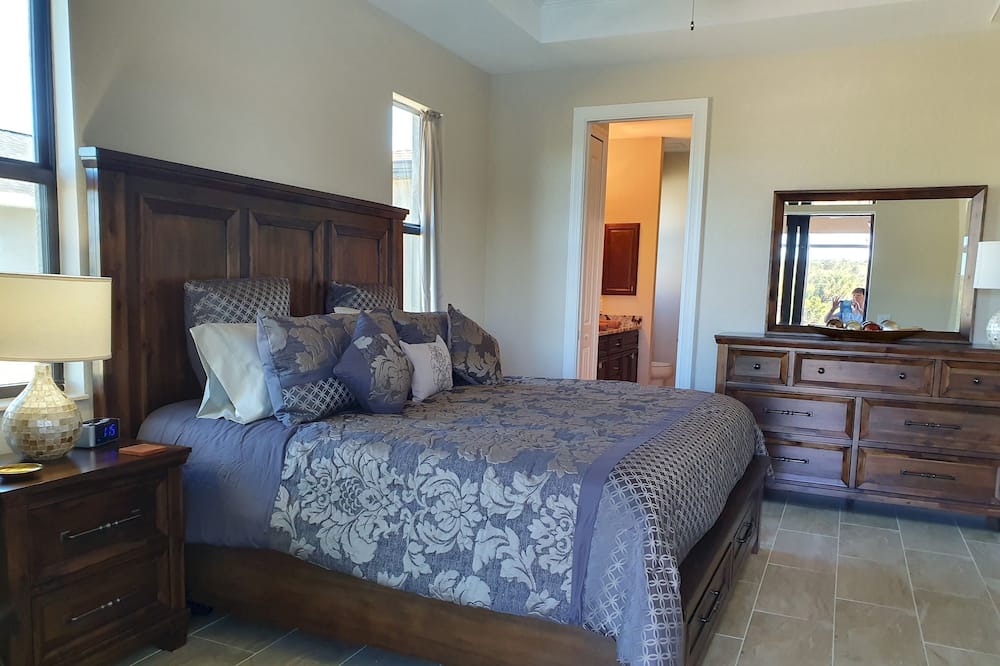 Photo of Bedroom in South Gulf Cove