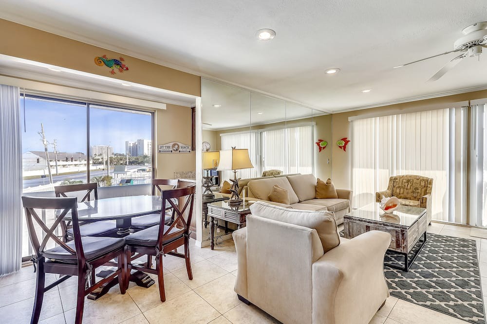 Photo of Livingroom in Holiday Isle