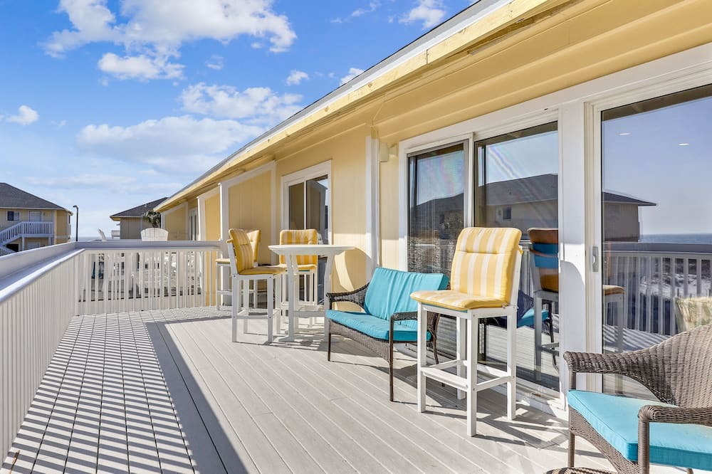 Photo of Patio Balcony in Holiday Isle