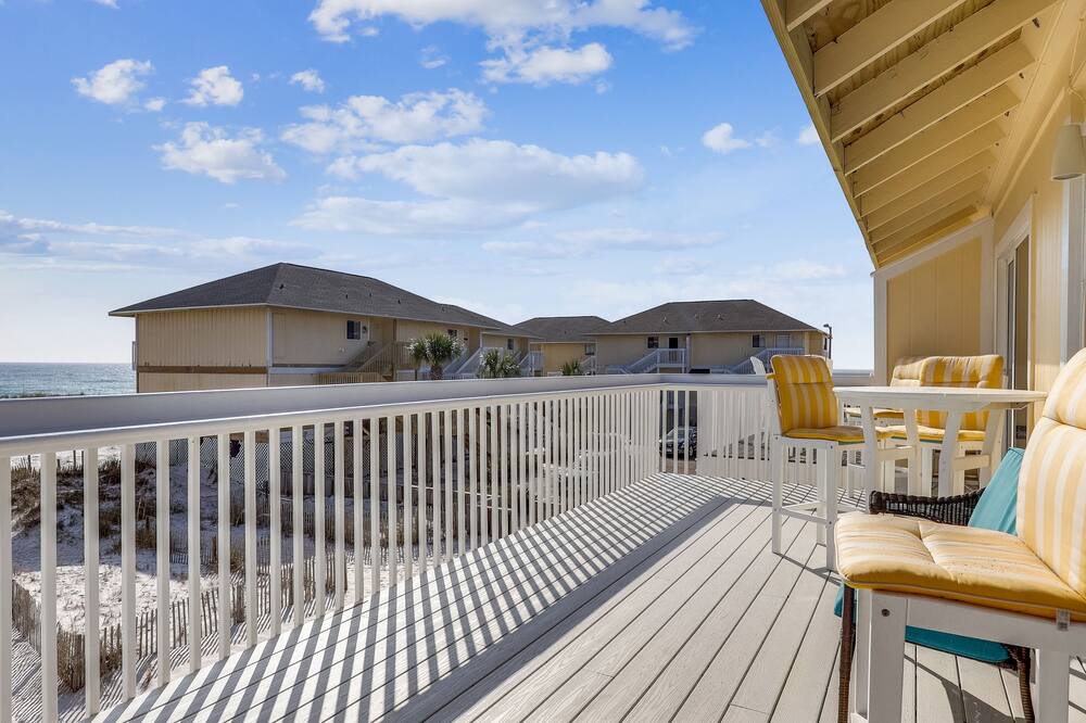 Photo of Patio Balcony in Holiday Isle