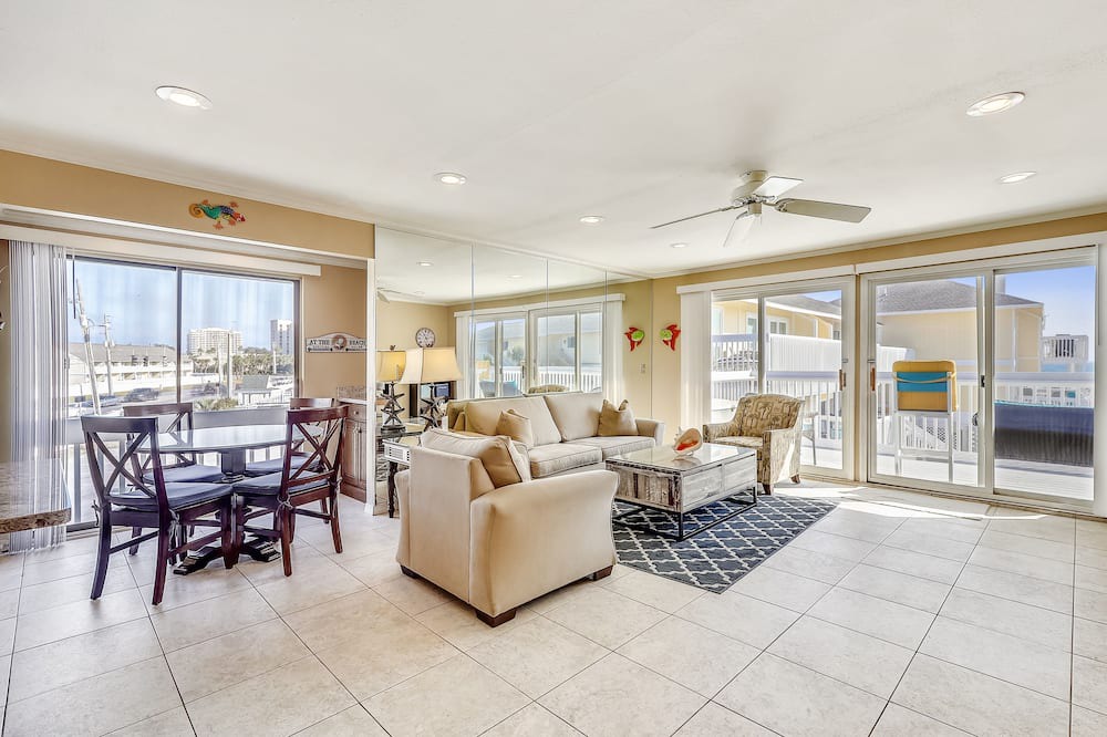 Photo of Livingroom in Holiday Isle