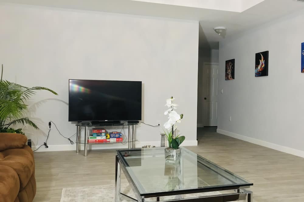 Photo of Livingroom in Poiciana Park II