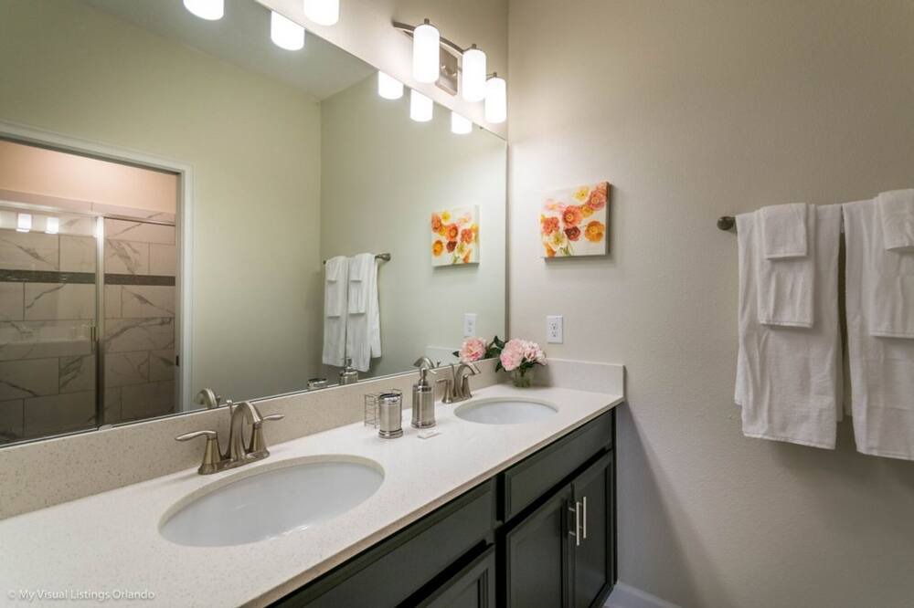Photo of Bathroom in Davenport