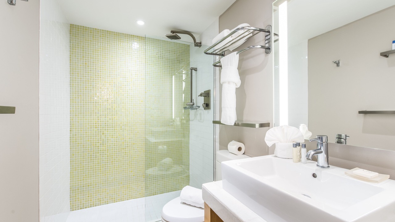 Photo of Bathroom in Bay Harbor Islands