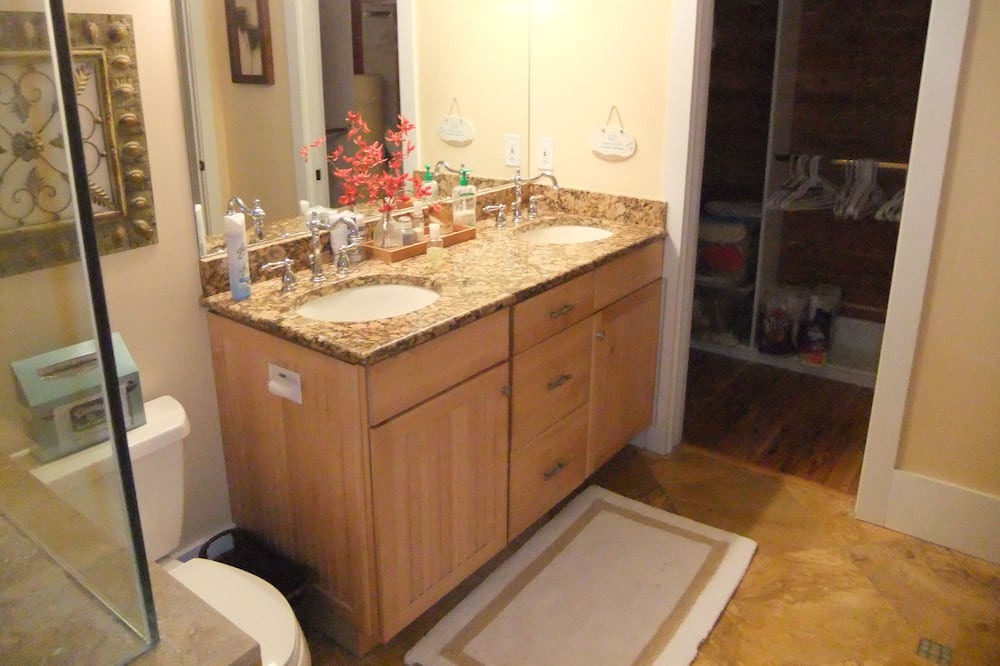 Photo of Bathroom in Ozona