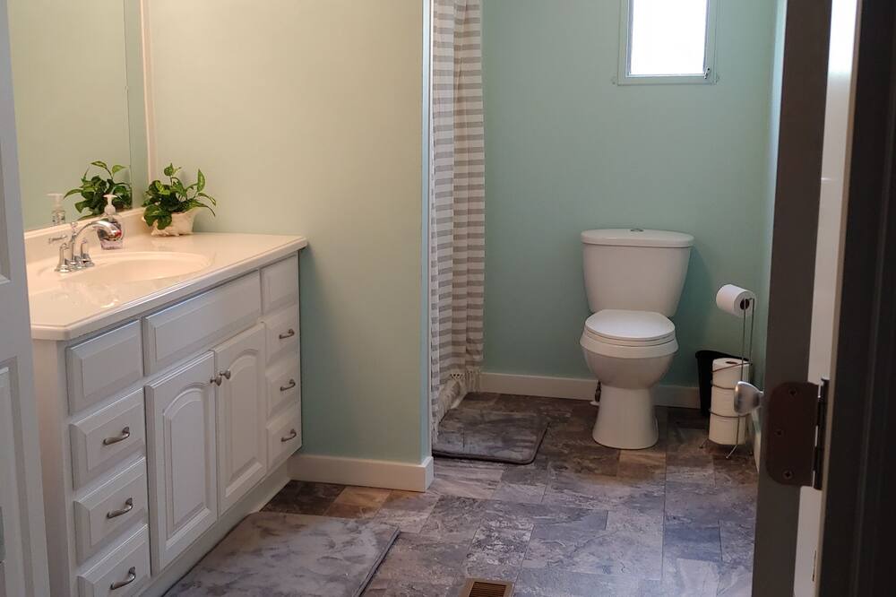 Photo of Bathroom in Glenwood