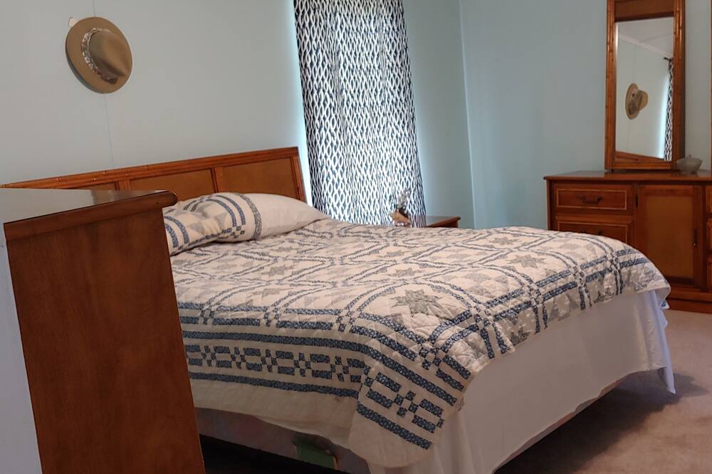Photo of Bedroom in Glenwood