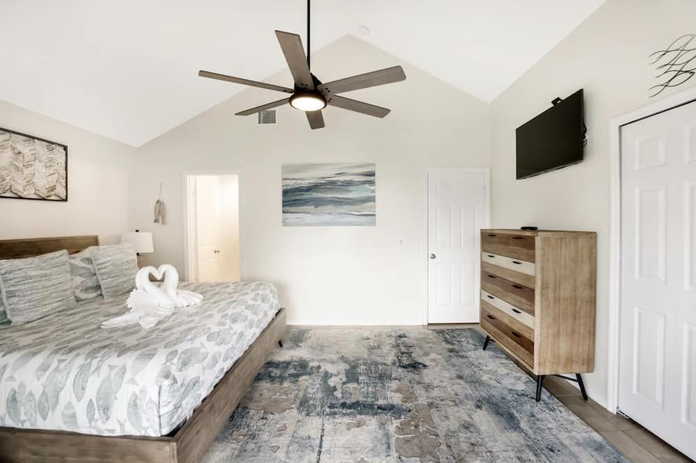 Photo of Bedroom in Marathon