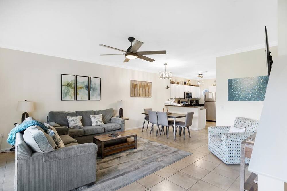 Photo of Livingroom in Marathon