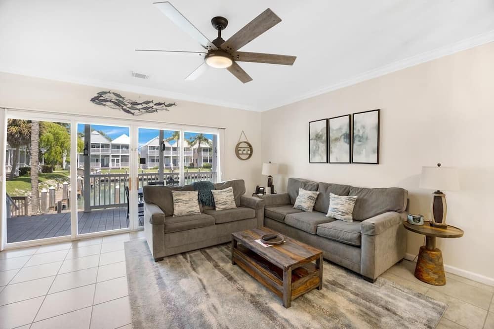 Photo of Livingroom in Marathon