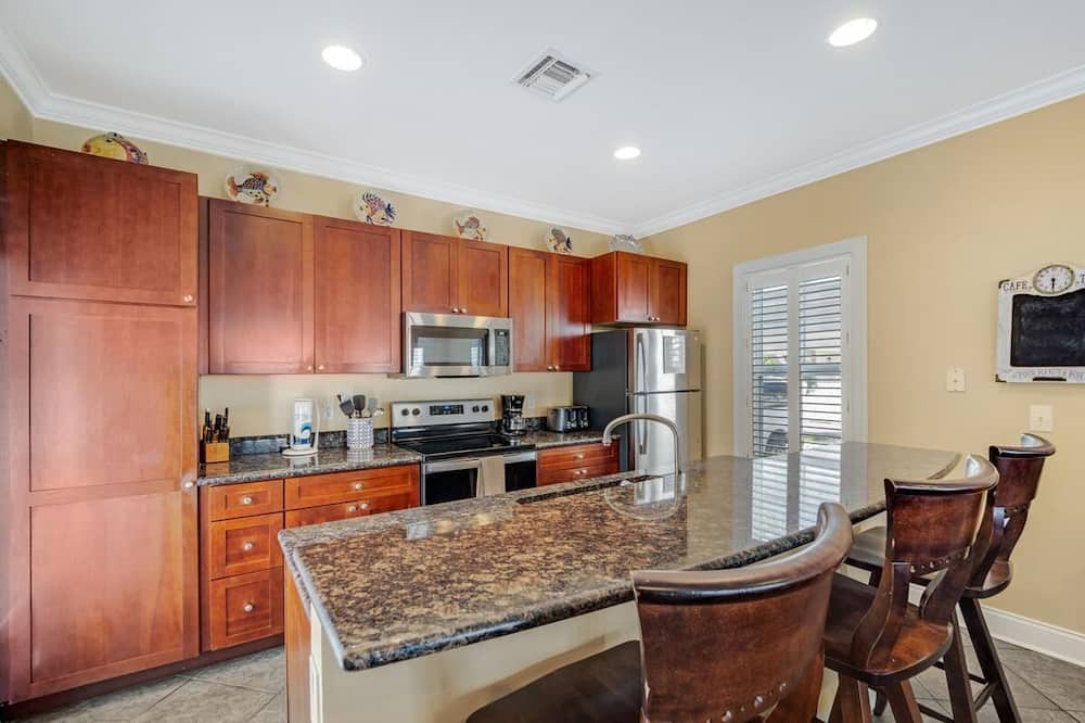 Photo of Kitchen in Marathon