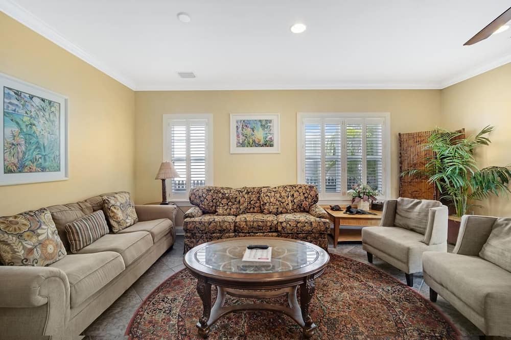 Photo of Livingroom in Marathon