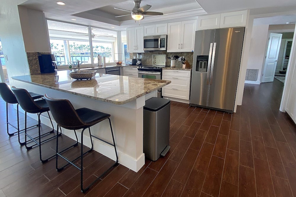 Photo of Kitchen in Yacht Club