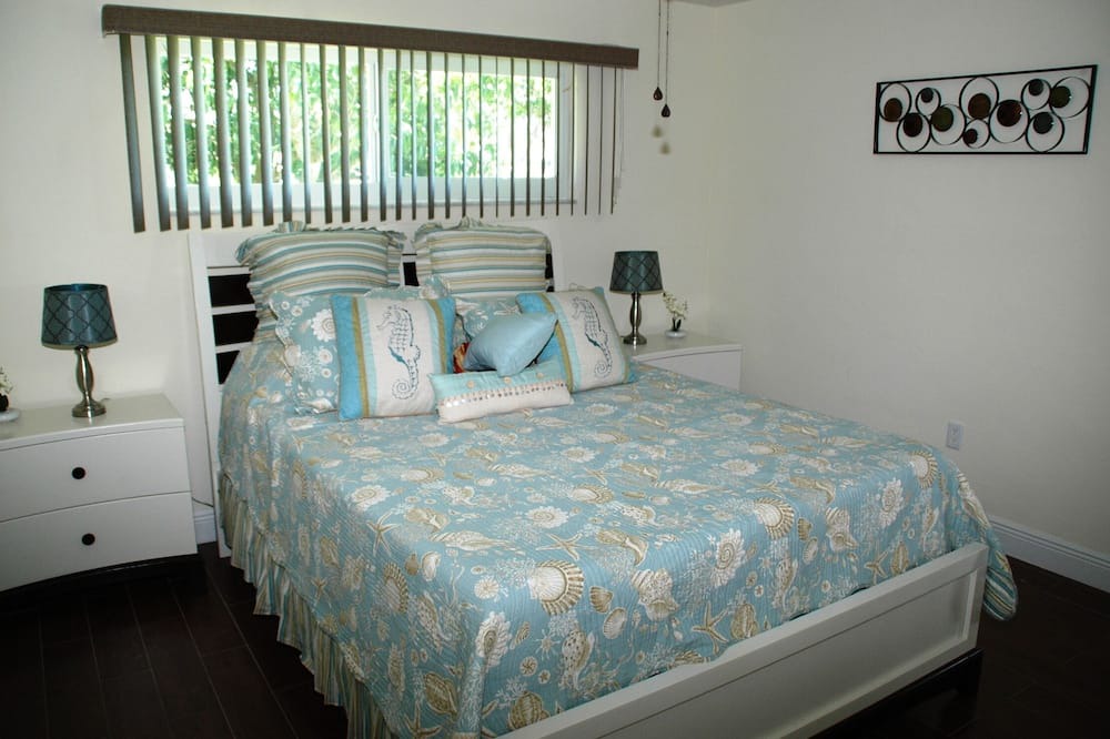Photo of Bedroom in Yacht Club