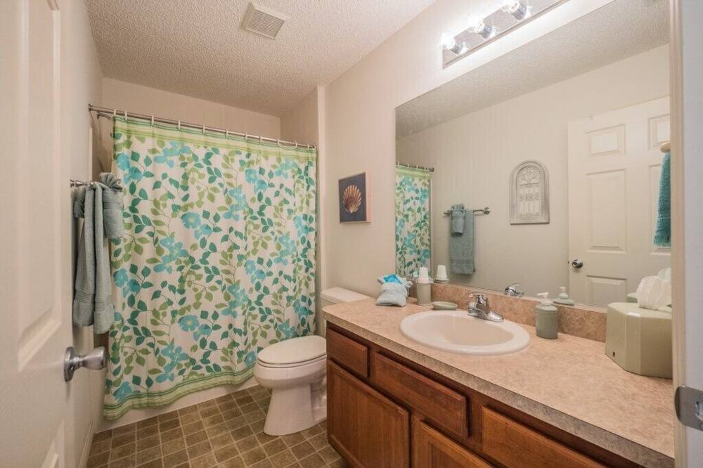 Photo of Bathroom in Duval