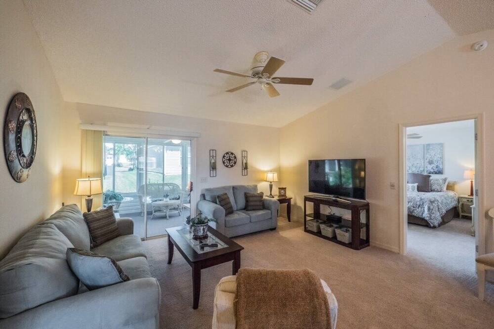 Photo of Livingroom in Duval