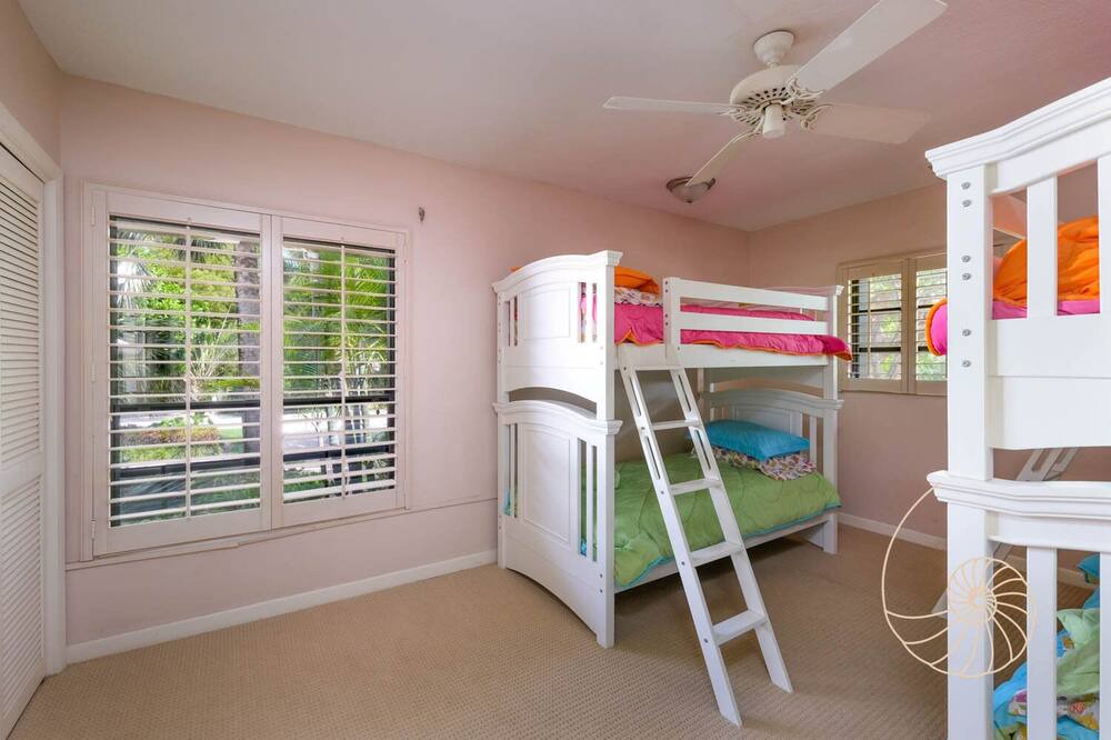 Photo of Bedroom in Indian Waterways