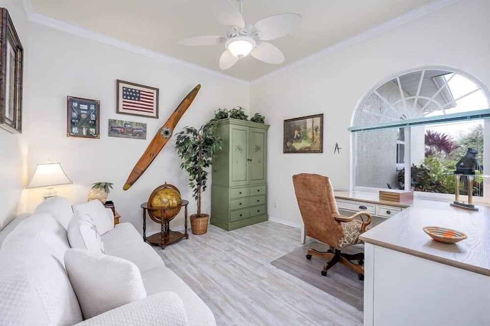 Photo of Livingroom in Caloosahatchee