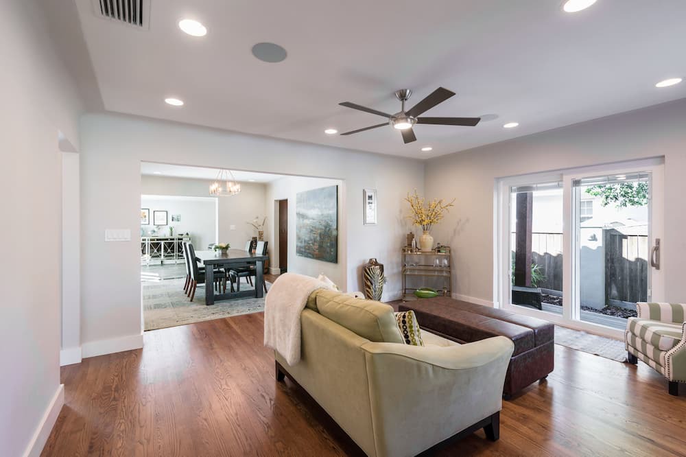 Photo of Livingroom in Historic Old Northeast