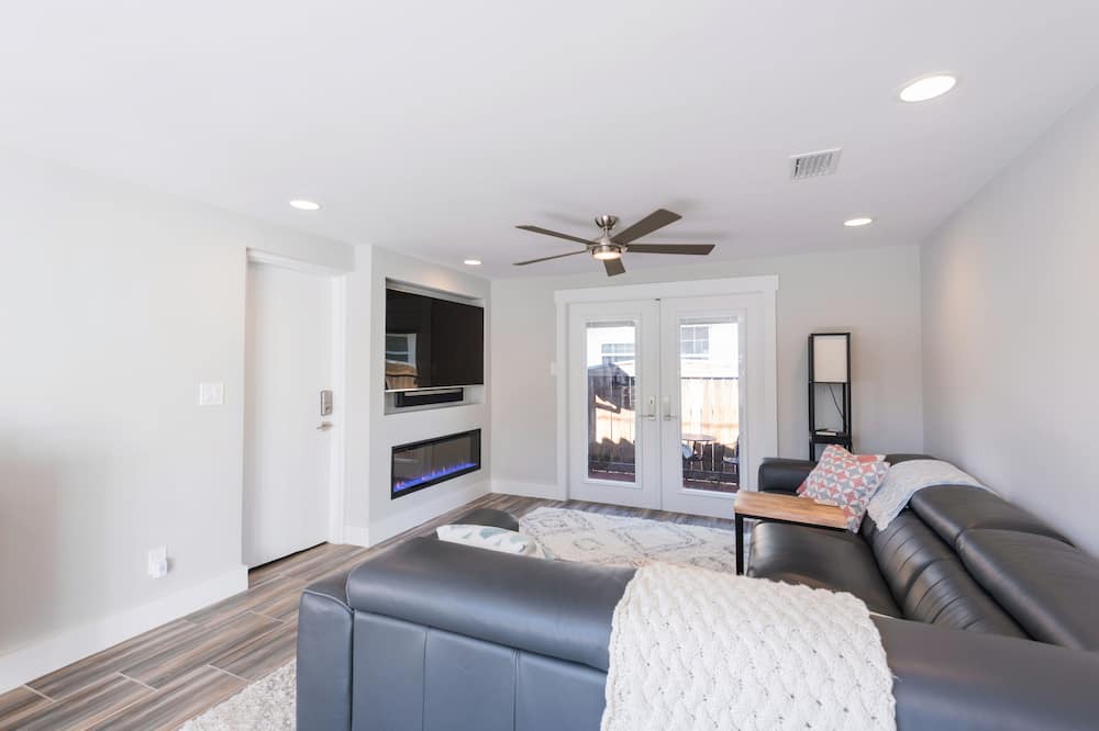 Photo of Livingroom in Historic Old Northeast