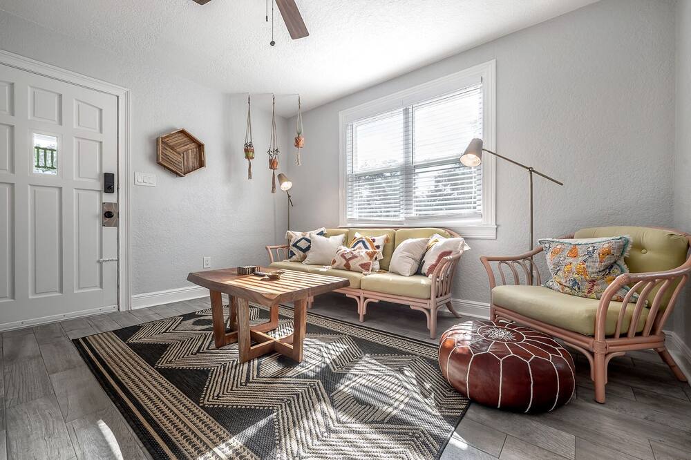 Photo of Bedroom in Riverside Heights