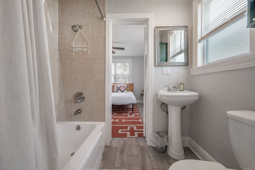 Photo of Bathroom in Riverside Heights