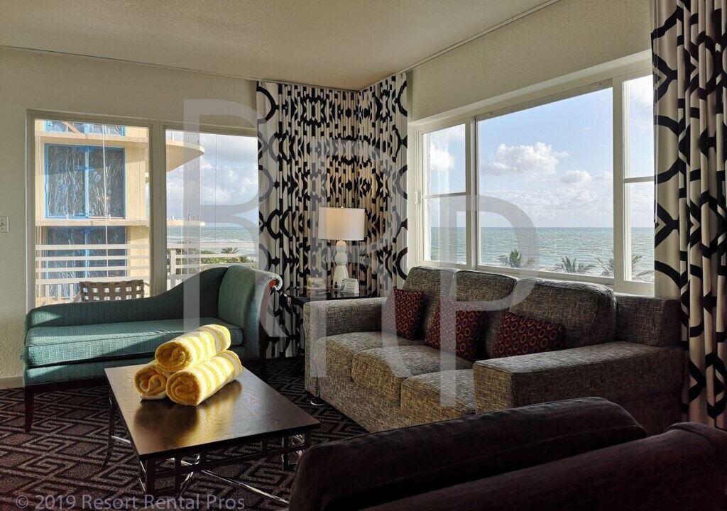 Photo of Livingroom in Surfside