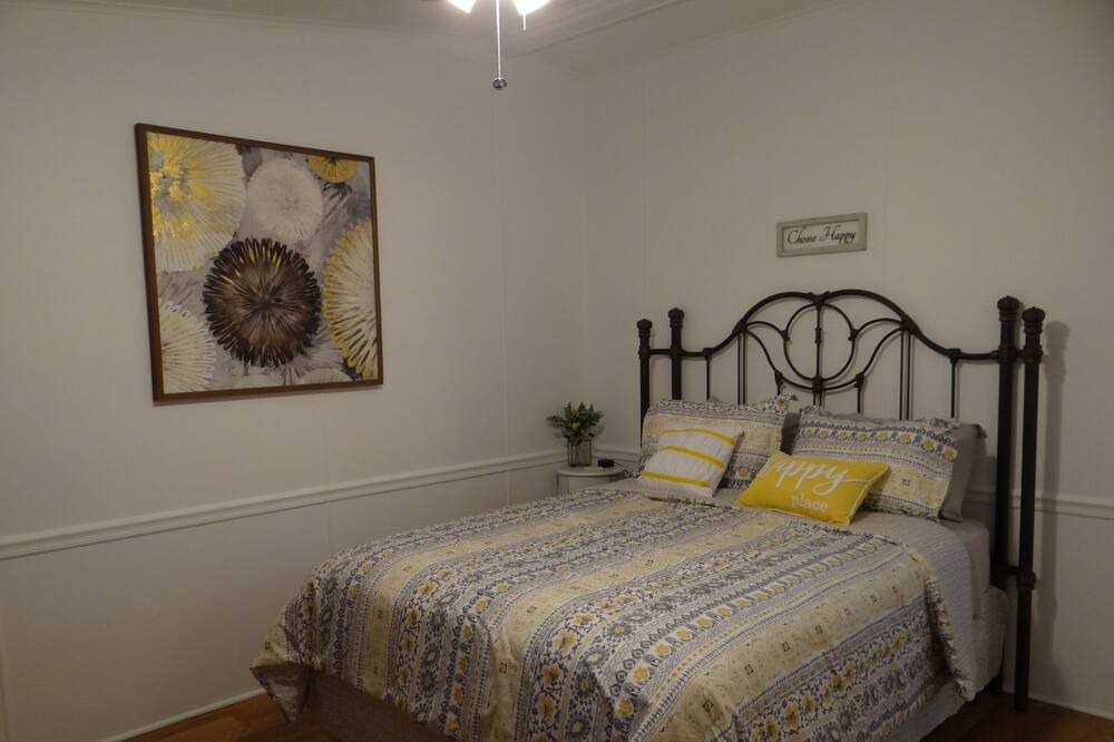 Photo of Bedroom in The Villages
