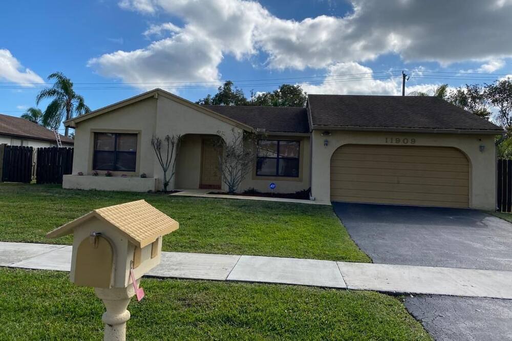 Photo of Others in Cooper City