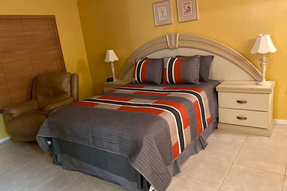 Photo of Bedroom in Cooper City