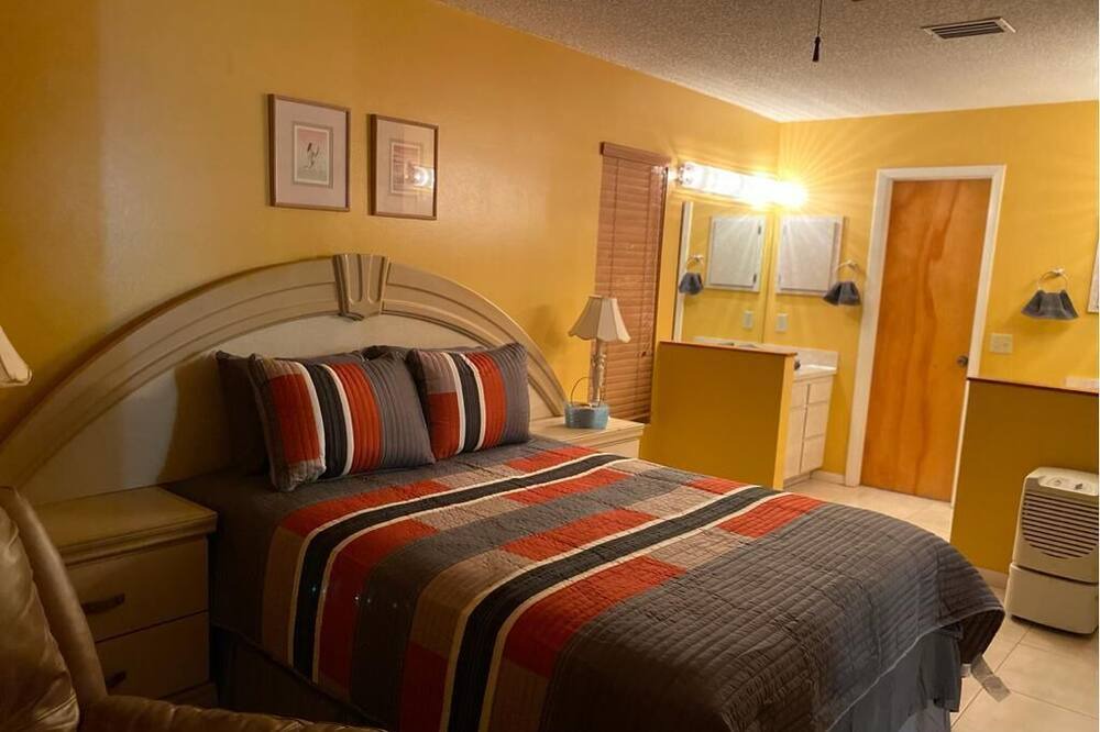 Photo of Bedroom in Cooper City