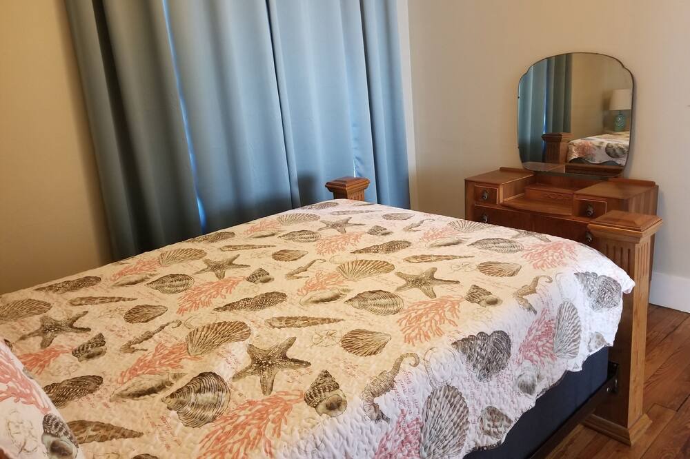 Photo of Bedroom in Downtown Dunedin