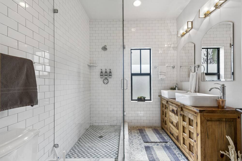 Photo of Bathroom in Old Northwood Historic District