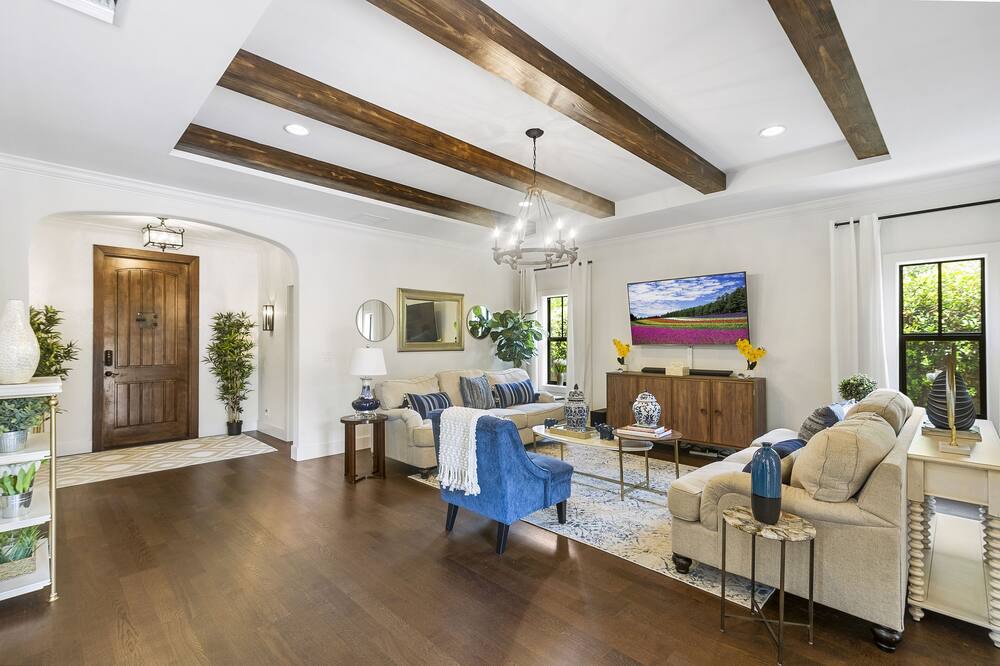 Photo of Livingroom in Old Northwood Historic District