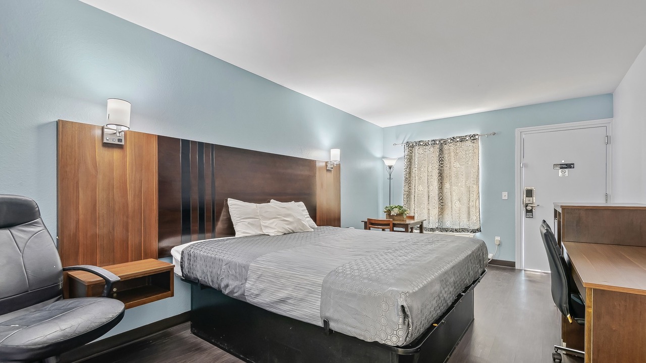 Photo of Bedroom in Carrabelle