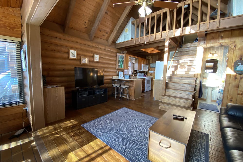 Photo of Livingroom in Okeechobee