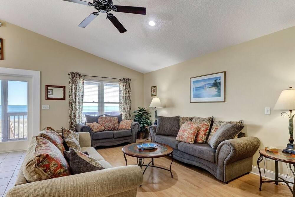 Photo of Livingroom in Fernandina Beach