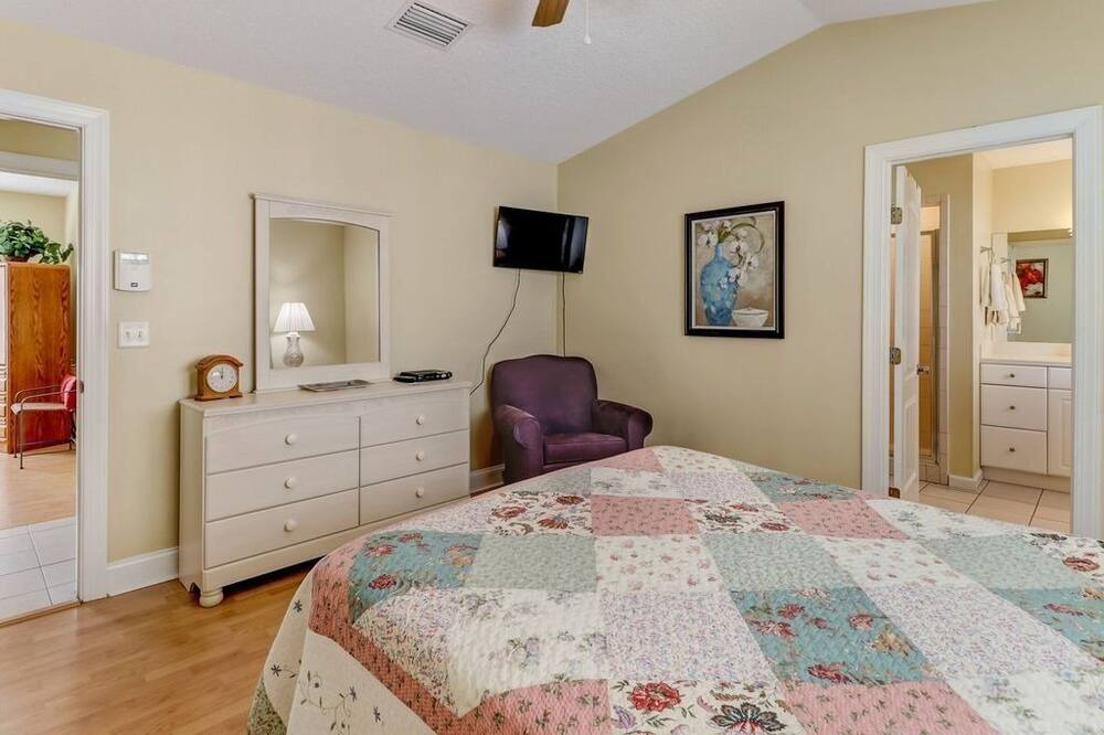 Photo of Bedroom in Fernandina Beach