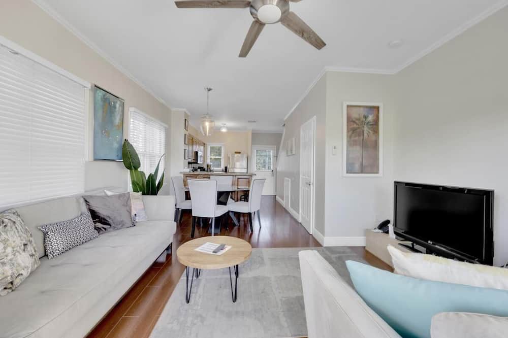 Photo of Livingroom in Marathon