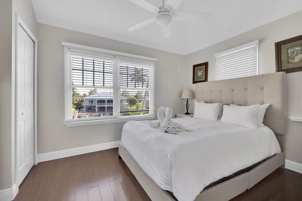 Photo of Bedroom in Marathon
