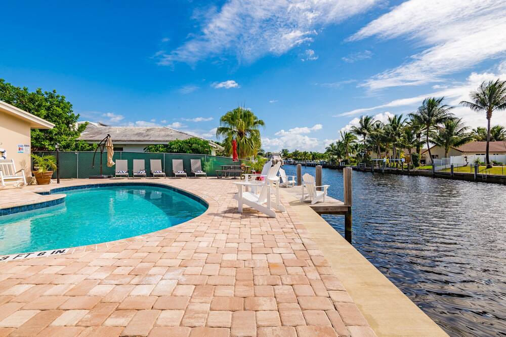 Photo of Outdoor in Lake Estates