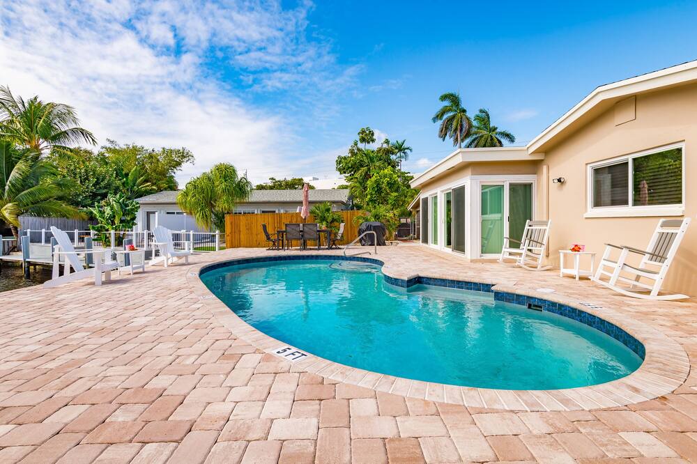 Photo of Outdoor in Lake Estates