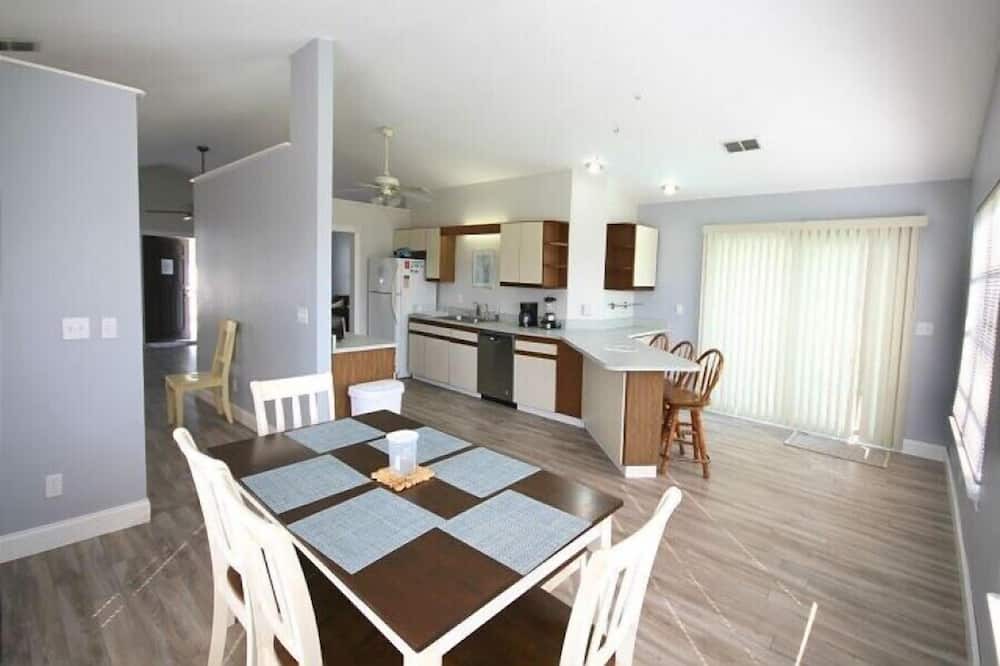 Photo of Kitchen in Mid Island