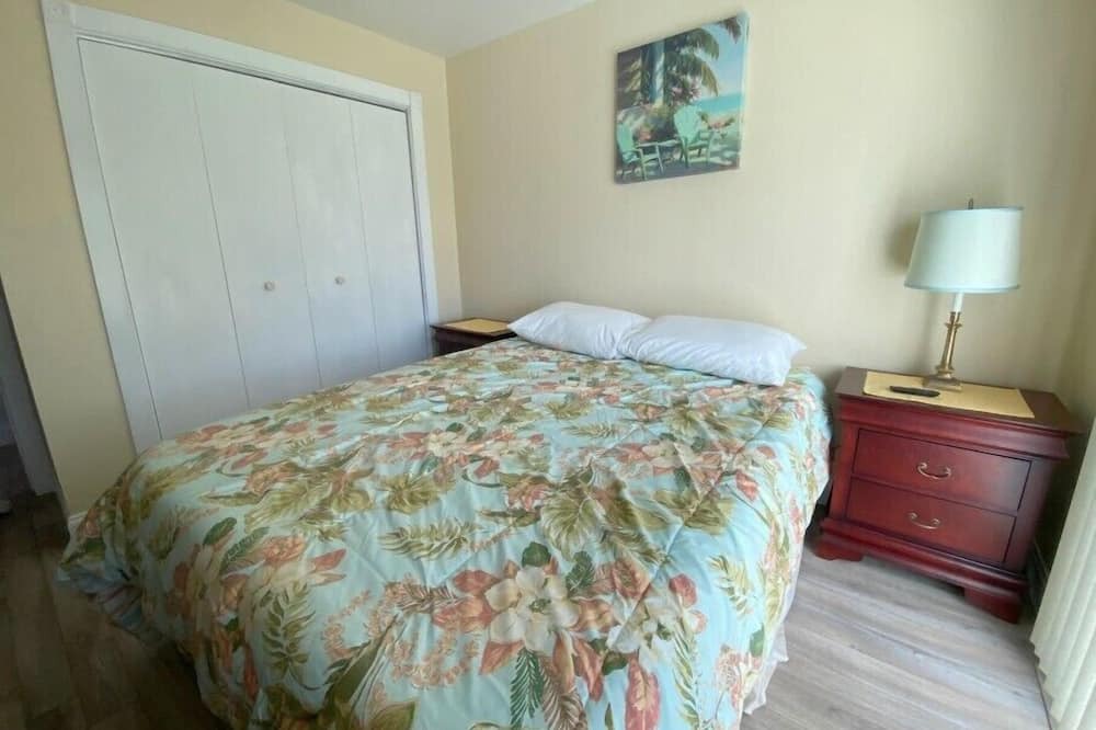 Photo of Bedroom in Mid Island