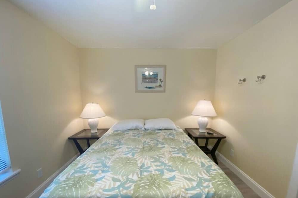 Photo of Bedroom in Mid Island