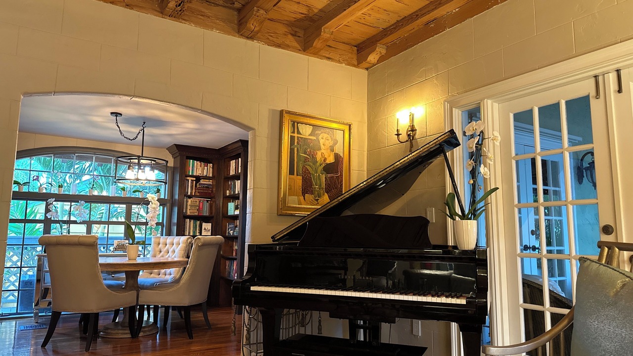 Photo of Livingroom in Grandview Heights