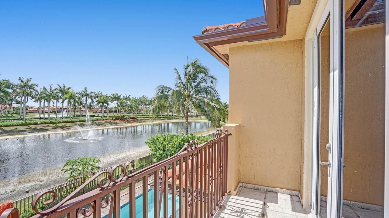 Photo of Outdoor in Tamiami