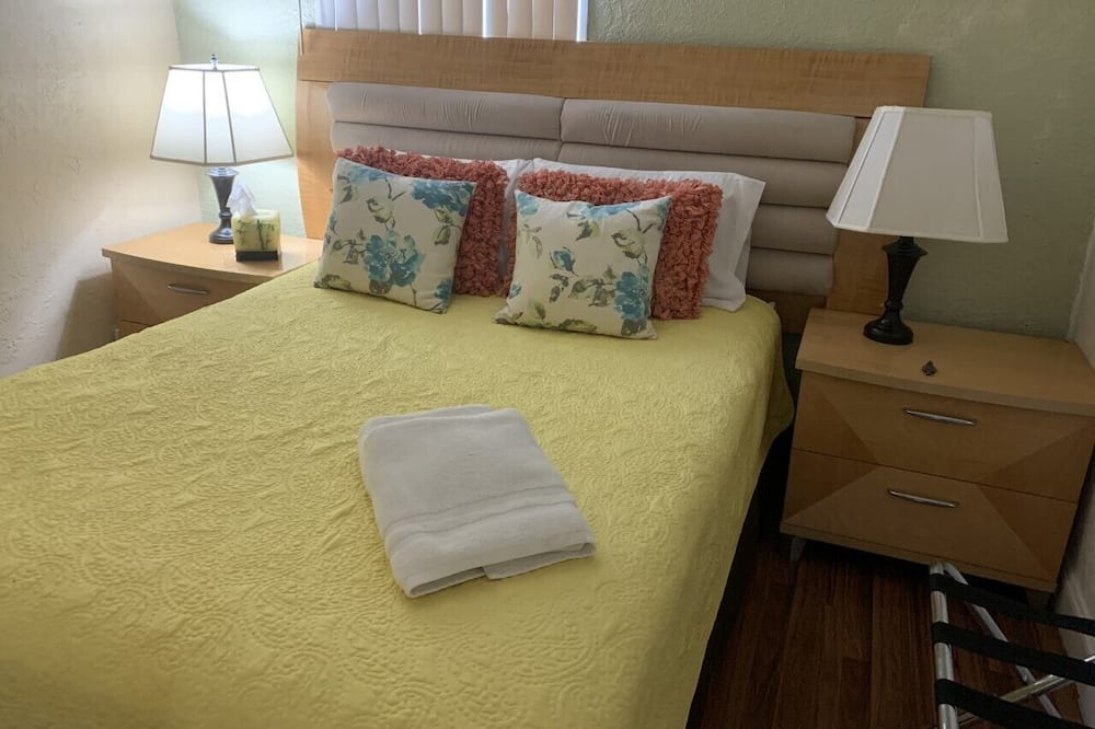 Photo of Bedroom in Greenacres