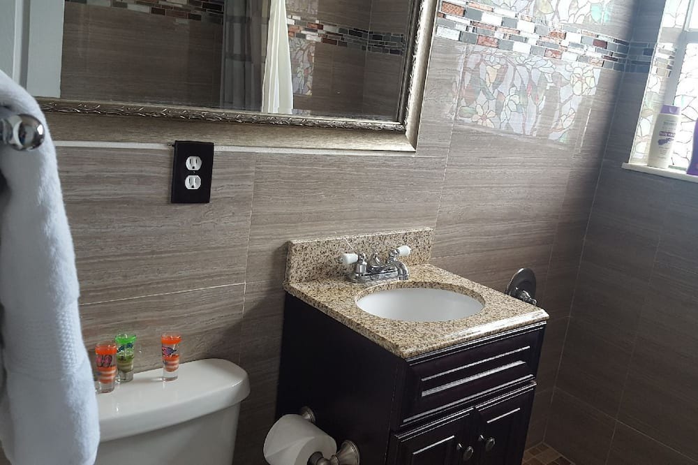 Photo of Bathroom in Greenacres