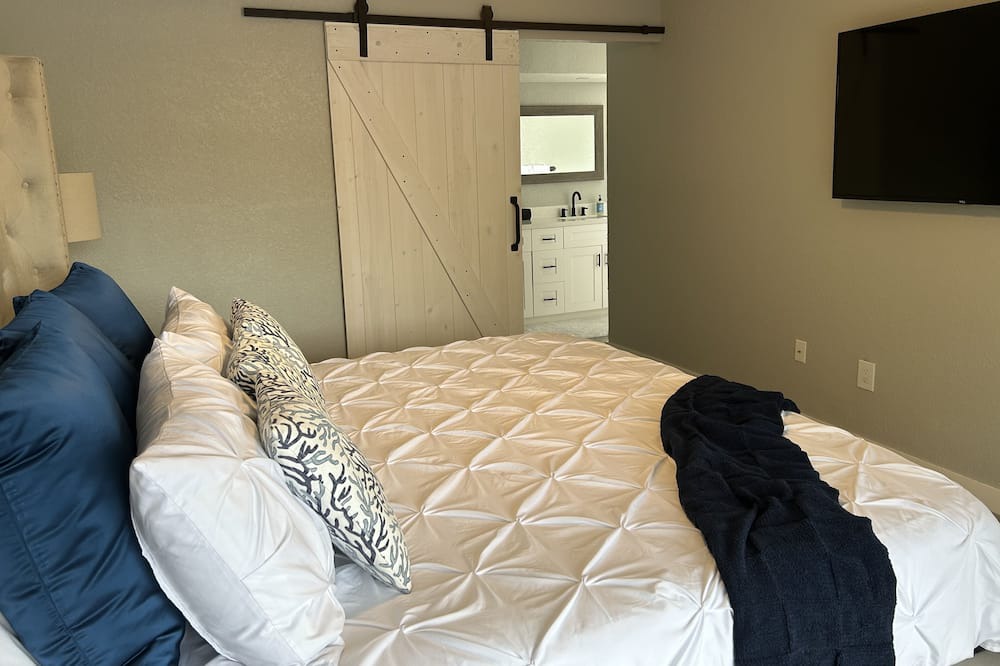 Photo of Bedroom in Yacht Club